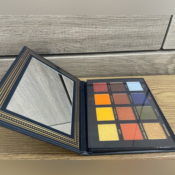 Ace Beaute Vintage Dawn Eyeshadow Palette - Picture 5 of 8